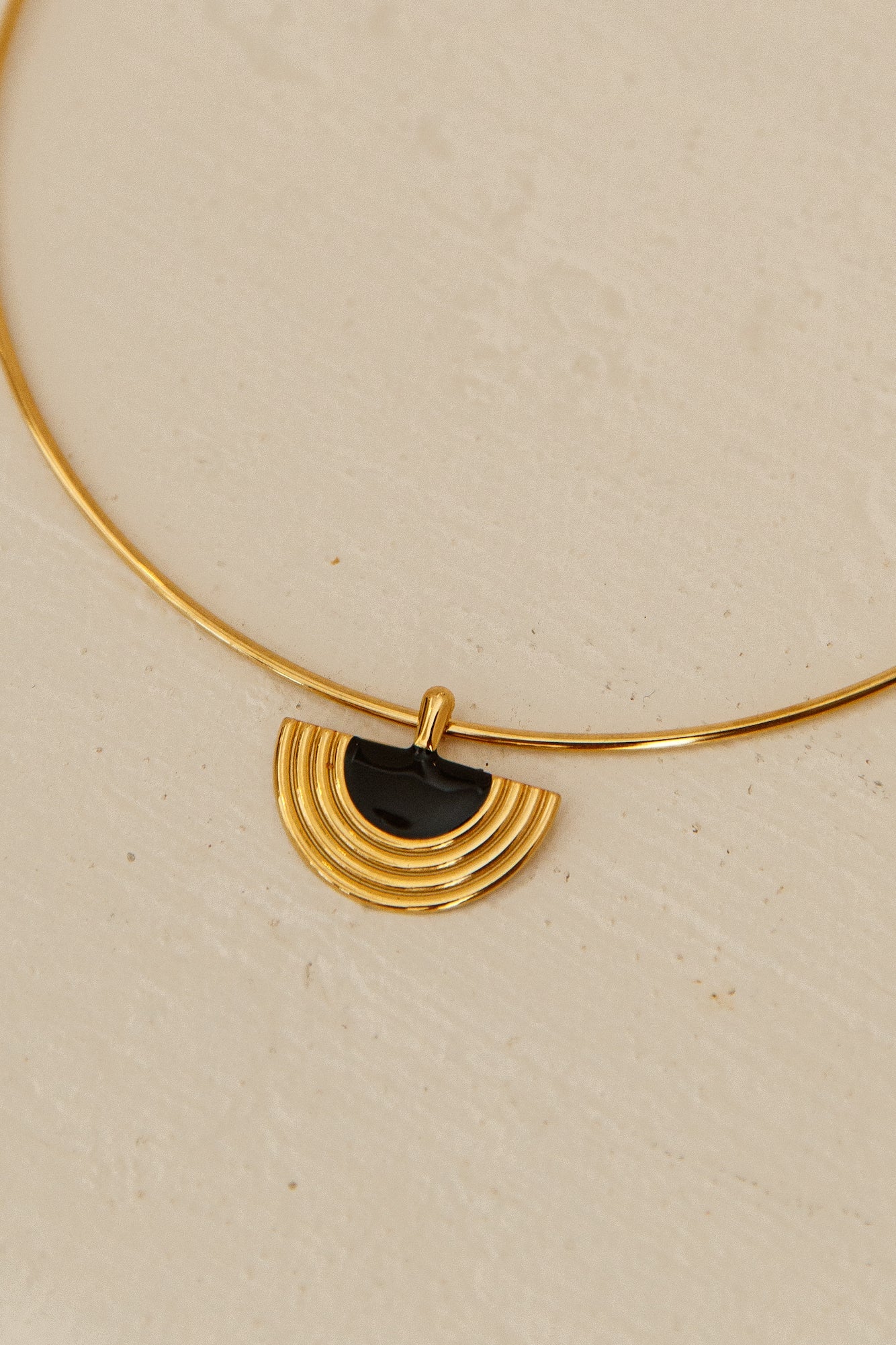 18k Gold Plated Luna Glow Necklace Gold