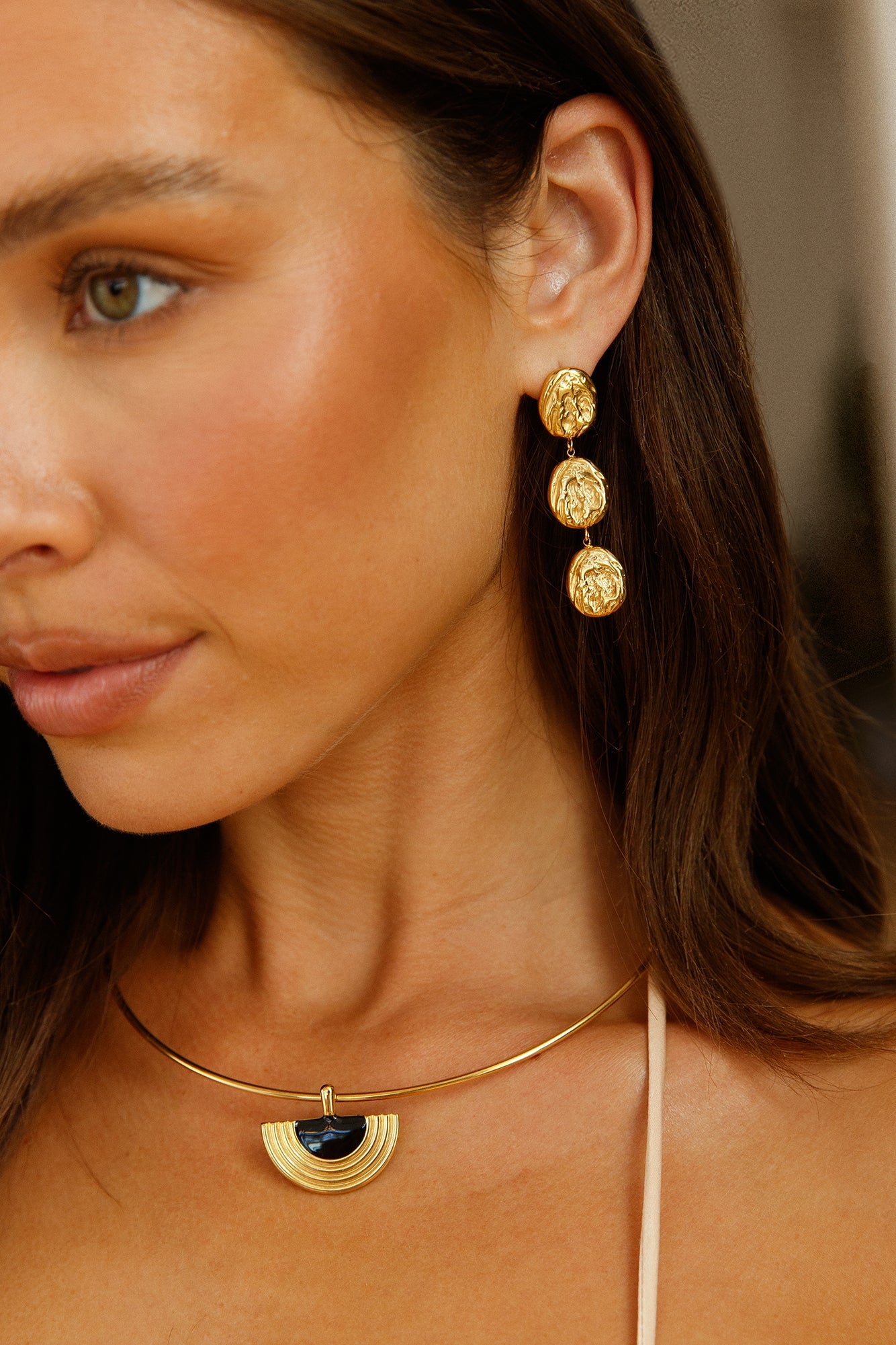 18k Gold Plated Luna Glow Necklace Gold